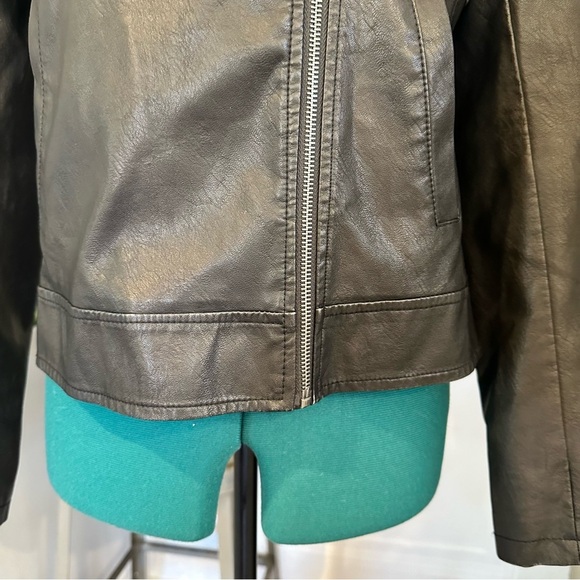 Universal Thread faux leather jacket size small - Picture 3 of 16